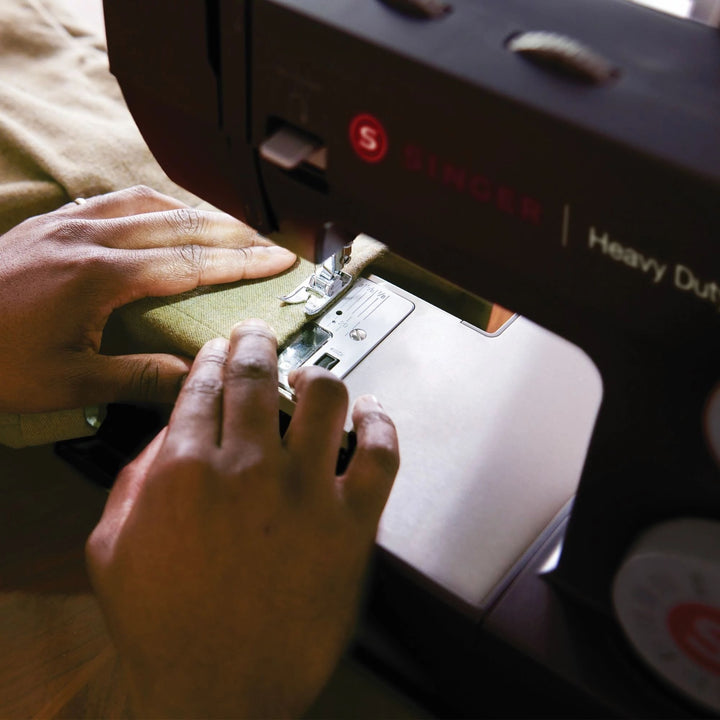 Singer Heavy Duty 4432 Black Edition Sewing Machine