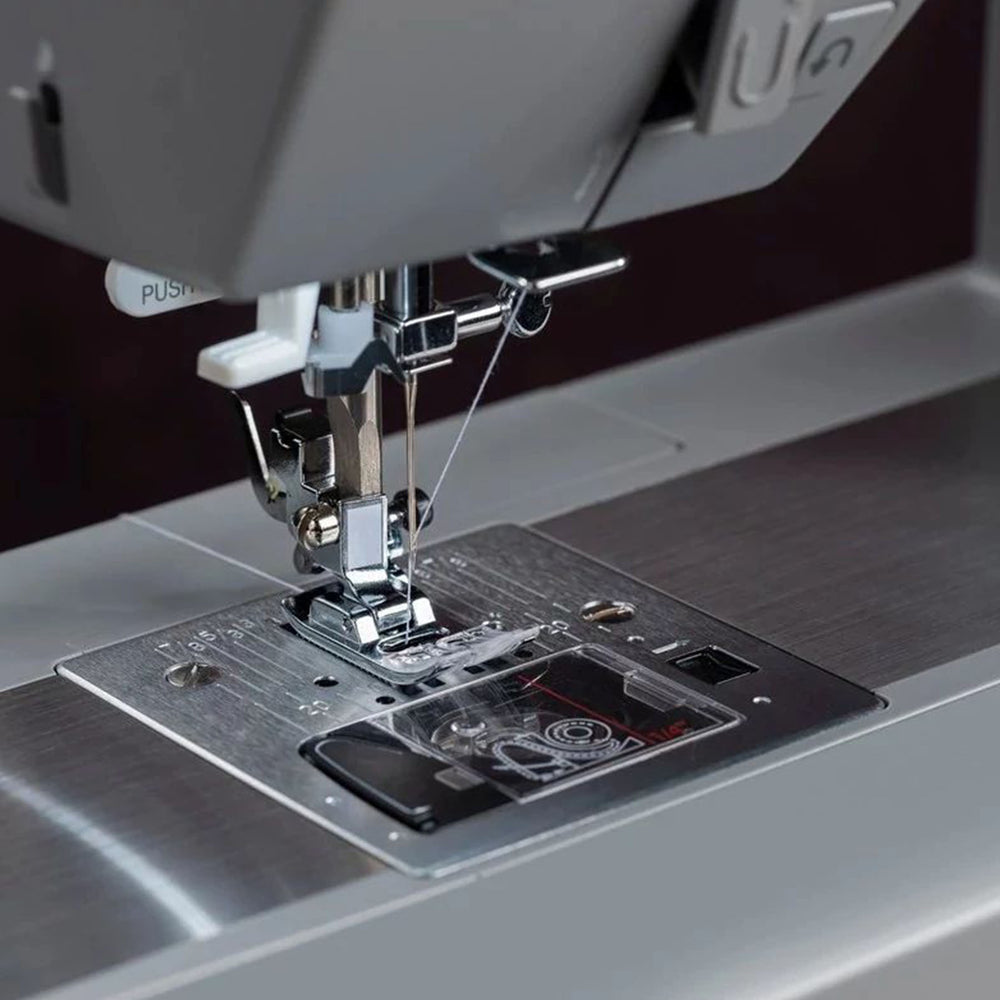 Singer Heavy Duty HD6605 Sewing Machine - Ex Display