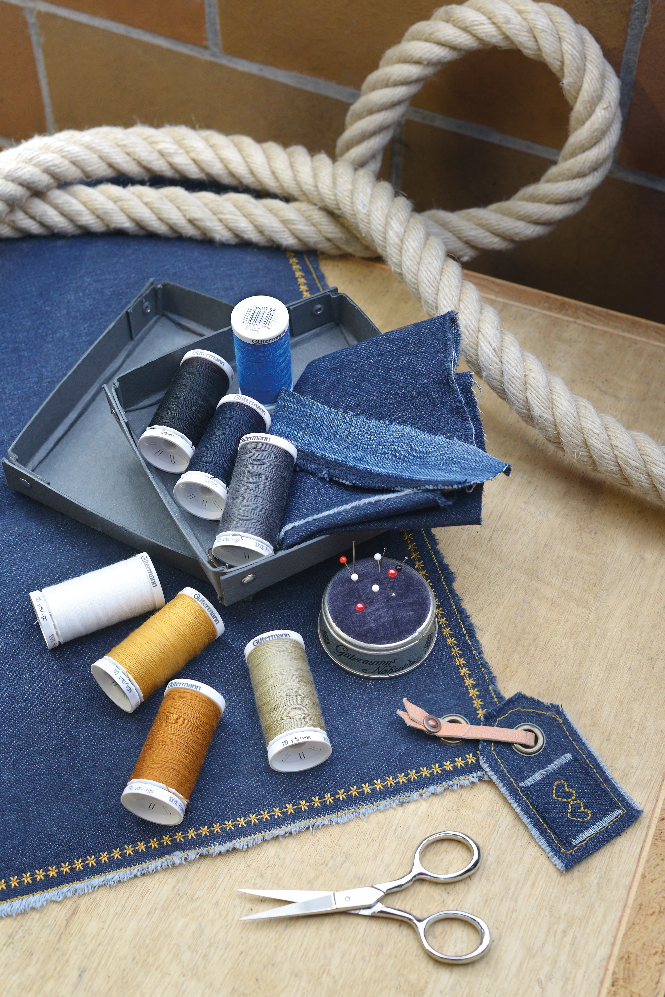 Gutermann Thread Set - Jeans - 2 x 200m & Extra Strong - 3 x 100m - Blues and Golds