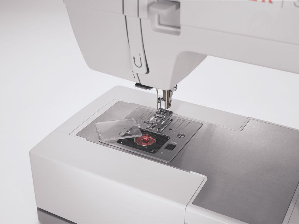Singer Heavy Duty 5511 Sewing Machine - Ex Display