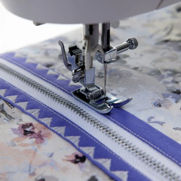 Singer C5955 Sewing Machine with Extension Table