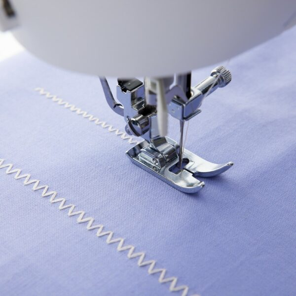 Singer C5655 Sewing Machine with Extension Table