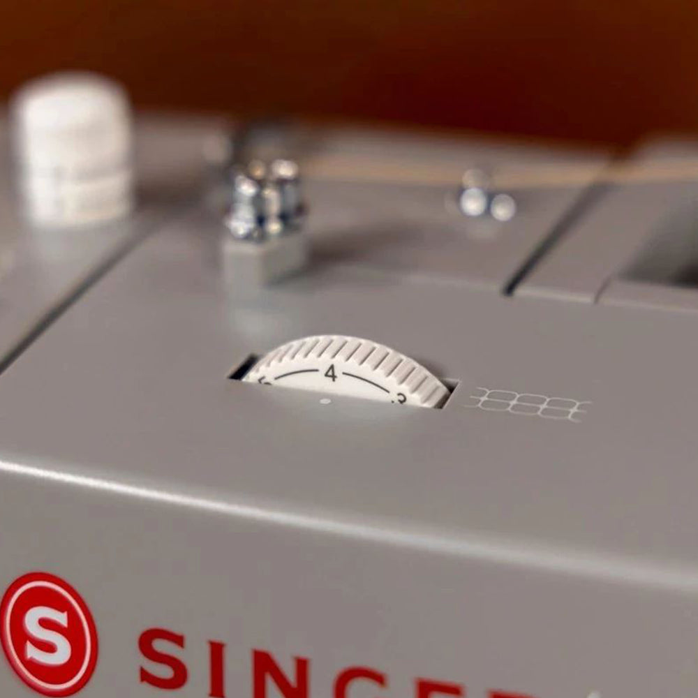 Singer Heavy Duty HD6605 Sewing Machine - Ex Display
